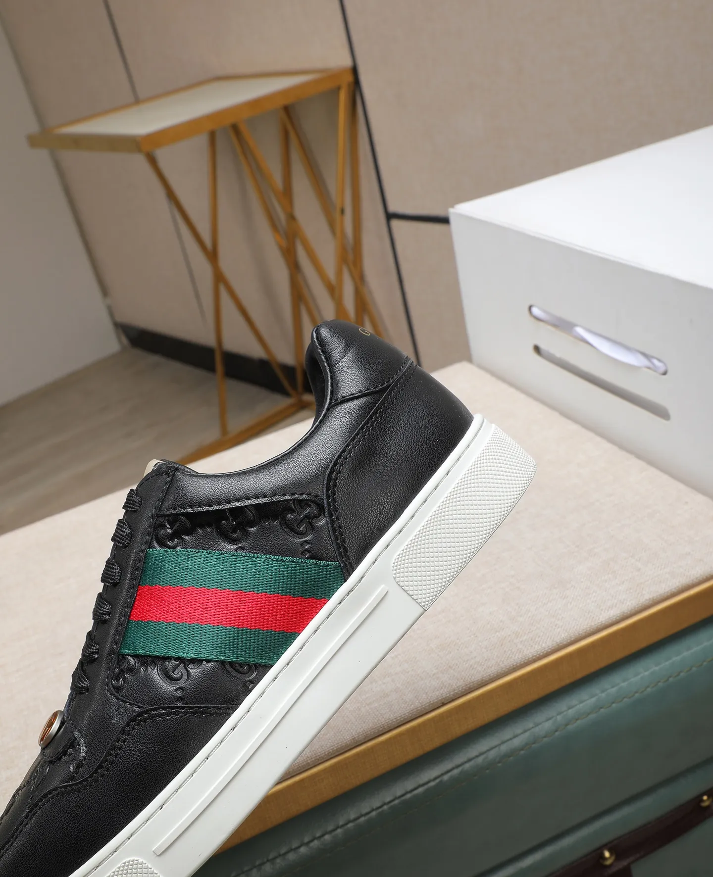 Men's men's shoes 💰440 GUCCI🔍🔍The latest model is on sale at the same time at the counter. Original calfskin imported from Italy, genuine leather lining, (high-end, noble, and classy) with exquisite workmanship. Sole: Original sole provided by the original factory, ⚠Exclusive double-layer movable molded sole super comfortable⚠, real shot 🎬The real thing is better🔍🔍"High quality·Follow the order" Code number 38-44